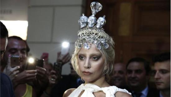 Lady Gaga: «Αφού επιβίωσε η Ακρόπολη και ο Παρθενώνας, τότε μπορείτε κι εσείς»