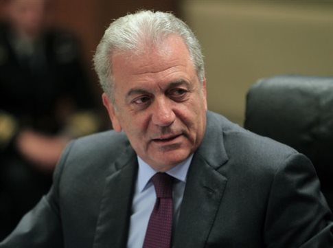 Παραιτήθηκε από βουλευτής ο Δ.Αβραμόπουλος, στη θέση του ο Θ.Πλεύρης