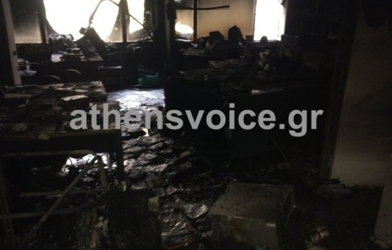 Φωτιά στα γραφεία της Athens Voice (εικόνες)