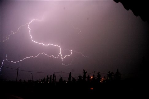 Βροχές και καταιγίδες σε όλη τη χώρα από την Παρασκευή