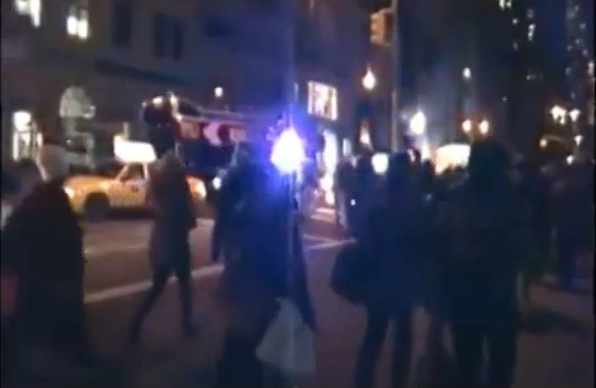 Διαδηλώσεις και συλλήψεις στη Νέα Υόρκη μετά την αθώωση και δεύτερου αστυνομικού