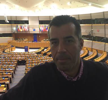 Το Ευρωπαϊκό Κοινοβούλιο βλέπει πρόωρες εκλογές