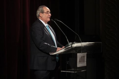 Παραιτήθηκε ο Β.Μιχαλολιάκος από το Δημοτικό Συμβούλιο Πειραιά