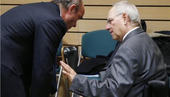 Ο Σόιμπλε διαψεύδει τον Ντε Γκίντος: «Εκτός ατζέντας του Eurogroup το τρίτο πακέτο για την Ελλάδα»