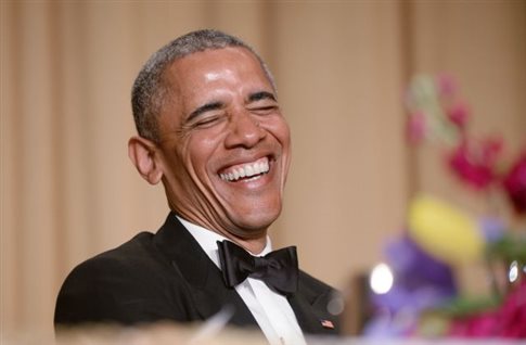 Χιούμορ και «καρφιά» Ομπάμα στο δείπνο ανταποκριτών