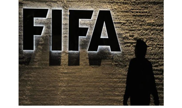 Χειροπέδες σε υψηλόβαθμα στελέχη της FIFA για δωροδοκίες εκατομμυρίων