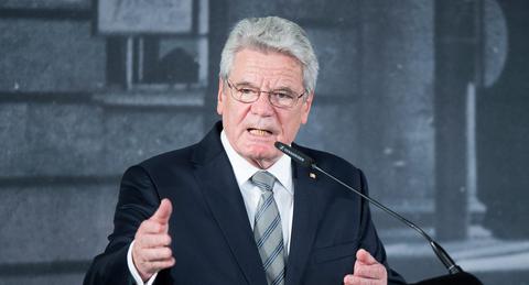 Να εξεταστούν οι πολεμικές αποζημιώσεις στην Ελλάδα, ζητά ο πρόεδρος της Γερμανίας