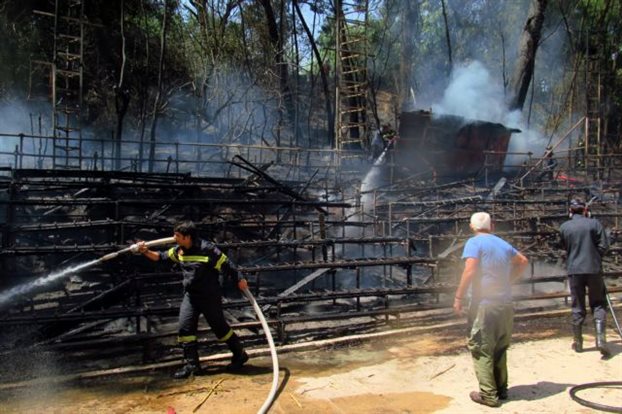 Μεγάλες ζημιές στο θέατρο της Ρεματιάς στο Χαλάνδρι από πυρκαγιά