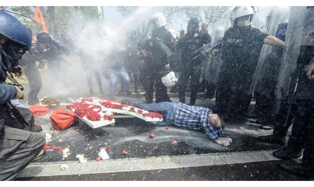 Τουρκία: Άγρια καταστολή στην πορεία για την Πρωτομαγιά