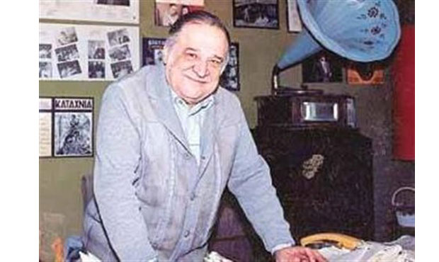 Πέθανε ο σπουδαίος λαϊκός στιχουργός Κώστας Βίρβος
