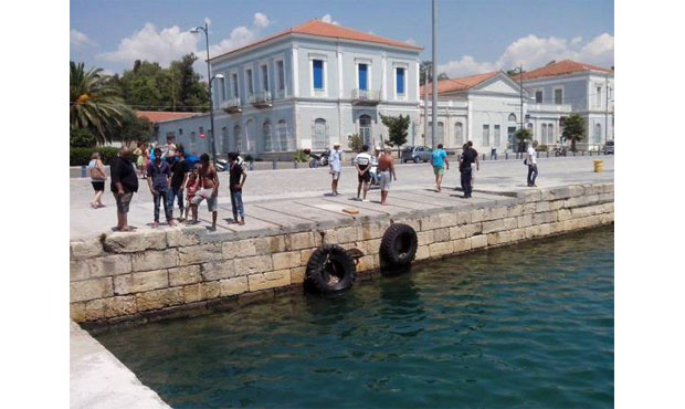 Πατέρας έσωσε τα δύο παιδιά του από βέβαιο πνιγμό