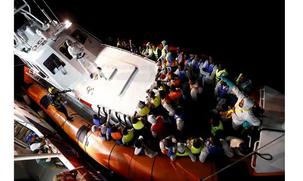 Νέο ναυάγιο στη Μεσόγειο, φόβοι για δεκάδες νεκρούς μετανάστες