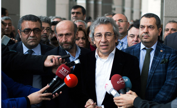 Τουρκία - Συνελήφθησαν δύο δημοσιογράφοι για σύνδεση με τρομοκρατικές οργανώσεις