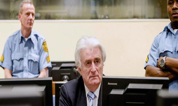 Ένοχος για γενοκτονία στη Σρεμπρένιτσα ο Κάρατζιτς