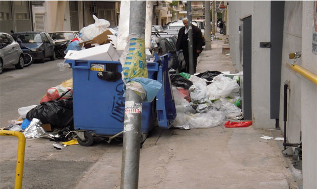 Χαμηλοί ρυθμοί στην αποκομιδή των σκουπιδιών στην Αθήνα