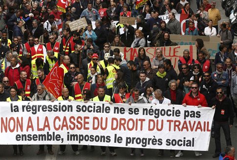 Από Γαλλία μέχρι Τουρκία, οι εργαζόμενοι στους δρόμους για την Πρωτομαγιά